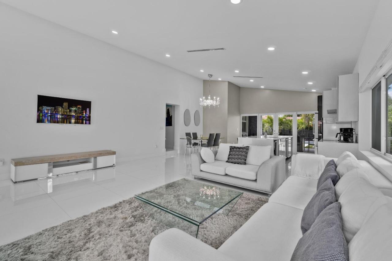 Апартаменты Luxury House 4 Beds Heated Pool W Jaccuzzi North Bay Village Экстерьер фото