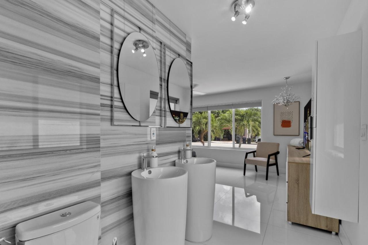 Апартаменты Luxury House 4 Beds Heated Pool W Jaccuzzi North Bay Village Экстерьер фото