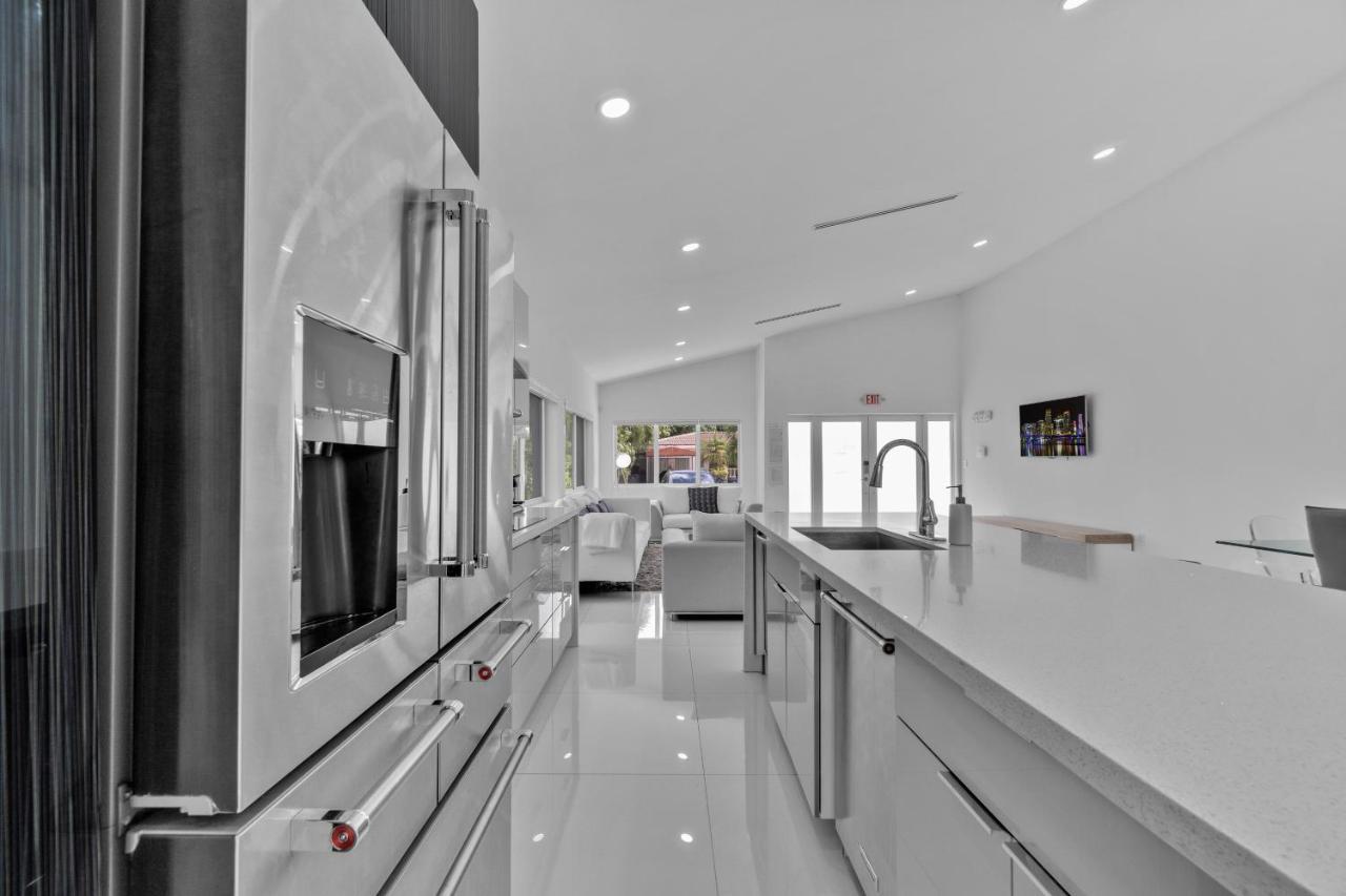 Апартаменты Luxury House 4 Beds Heated Pool W Jaccuzzi North Bay Village Экстерьер фото