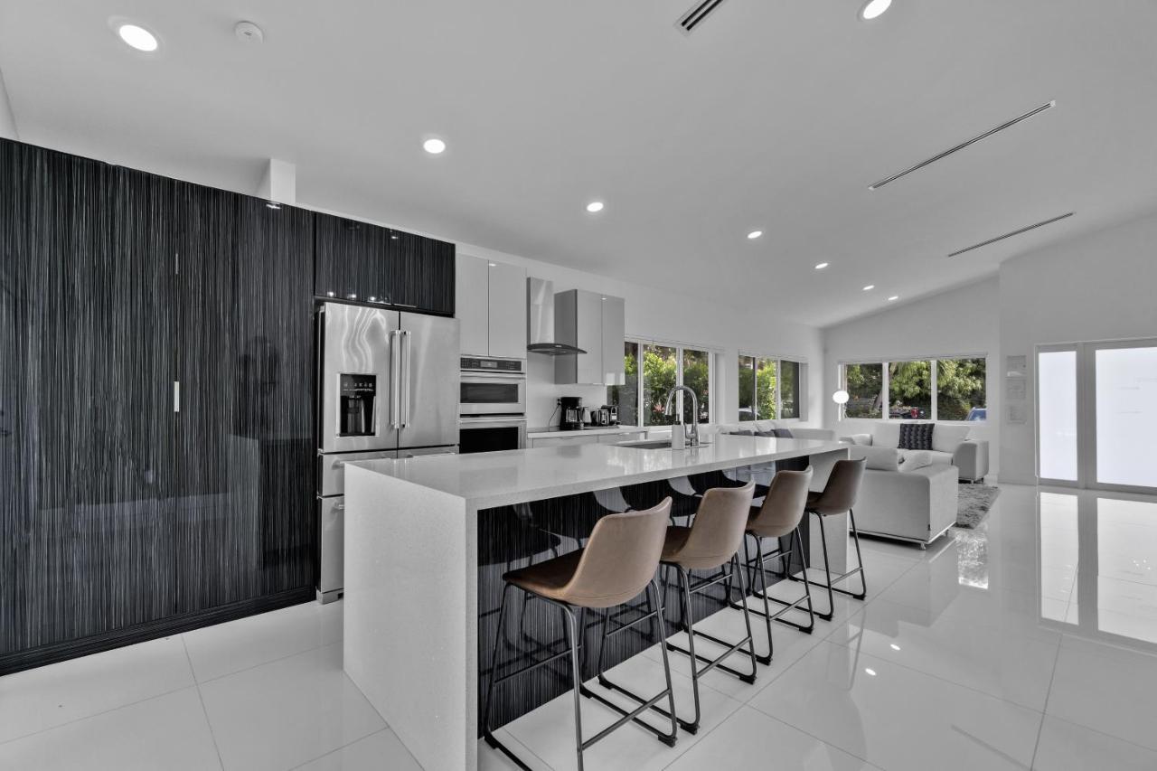 Апартаменты Luxury House 4 Beds Heated Pool W Jaccuzzi North Bay Village Экстерьер фото